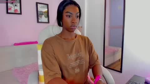 Snapshot of abigail_montoya chatting on April 22, 11:12 am Abigail online show from April 22, 11:12 am