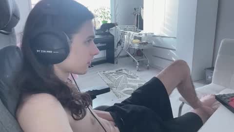 hi  cum in pvt noi extra tip online show from March 3, 10:32 am