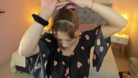 Snapshot of abril_777 chatting on April 21, 1:42 am Abril 777 online show from April 21, 1:42 am