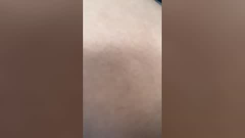 Snapshot of abril_gomez_11 chatting on May 15, 12:12 pm abril_gomez_11 online show from May 15, 12:12 pm