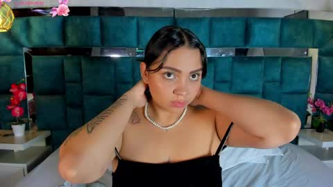 Snapshot of abril_gomez_11 chatting on May 31, 10:55 pm abril_gomez_11 online show from May 31, 10:55 pm