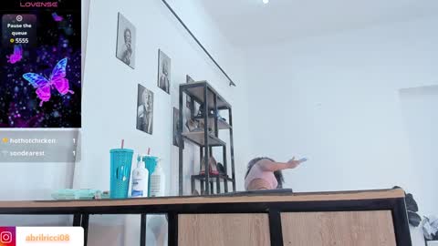 Snapshot of abril_ricci chatting on December 27, 10:12 am Abril  online show from December 27, 10:12 am