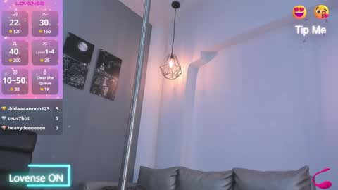 Snapshot of abril_ricci chatting on January 3, 6:44 am Abril  online show from January 3, 6:44 am