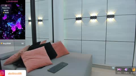 Snapshot of abril_ricci chatting on January 25, 4:23 am Abril  online show from January 25, 4:23 am