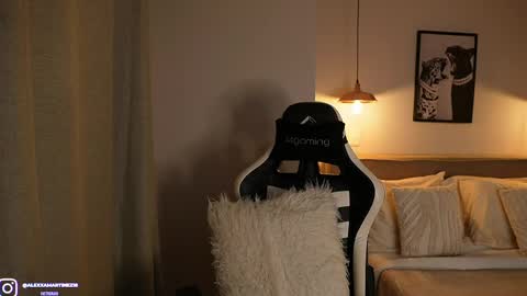 Snapshot of abril_w18 chatting on June 5, 11:21 pm My name is Alexa. Please say hello I like to chat with you. If you have requests please use tip online show from June 5, 11:21 pm