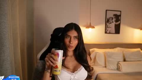 Snapshot of abril_w18 chatting on June 11, 9:57 pm My name is Alexa. Please say hello I like to chat with you. If you have requests please use tip online show from June 11, 9:57 pm