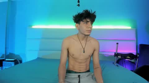 Snapshot of abrilandjulian chatting on February 26, 12:04 pm Abril and Julian online show from February 26, 12:04 pm