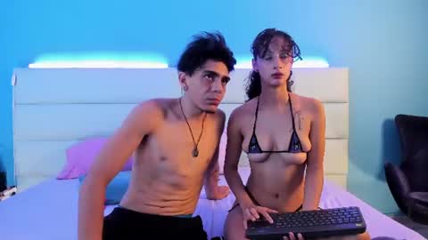 Abril and Julian online show from June 13, 11:41 am