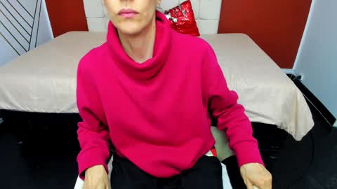 Snapshot of abrillee1 chatting on December 27, 7:46 pm ABRIL online show from December 27, 7:46 pm