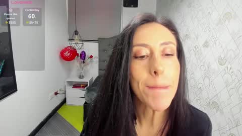 Snapshot of abrillee1 chatting on March 7, 8:33 pm ABRIL online show from March 7, 8:33 pm