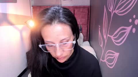 Snapshot of abrillee1 chatting on November 8, 11:43 am ABRIL online show from November 8, 11:43 am