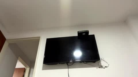 Snapshot of abrilsantosxo chatting on May 9, 8:03 pm abrilsantosxo online show from May 9, 8:03 pm