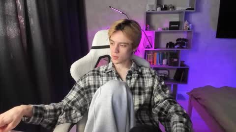 Nick online show from March 14, 10:32 am