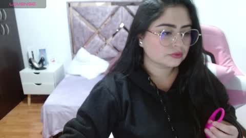aby_luna_ online show from October 2, 2:07 am
