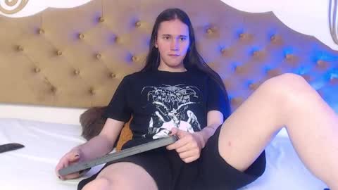 Snapshot of abysskingg chatting on April 19, 1:10 pm Abyss King online show from April 19, 1:10 pm