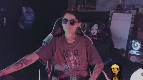 Snapshot of acidmilo chatting on June 22, 4:37 pm Acid Milo online show from June 22, 4:37 pm