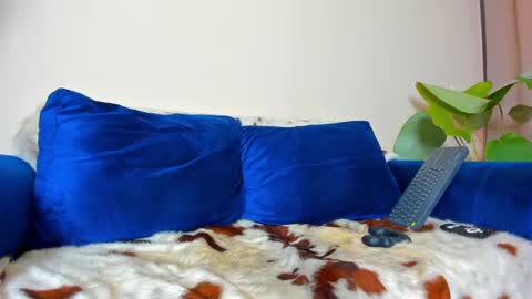 Snapshot of ackerman_eren_ chatting on February 6, 1:43 pm R. online show from February 6, 1:43 pm