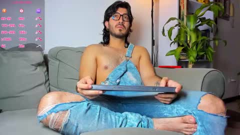 R. online show from November 24, 10:37 am