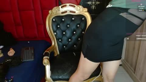 Snapshot of ada_luna_18 chatting on April 9, 9:09 pm ada_luna_18 online show from April 9, 9:09 pm