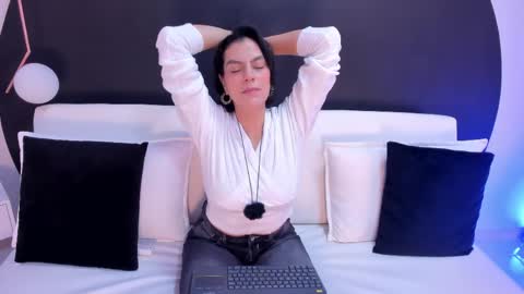 Snapshot of ada_monroe10 chatting on April 29, 1:59 pm online show from April 29, 1:59 pm