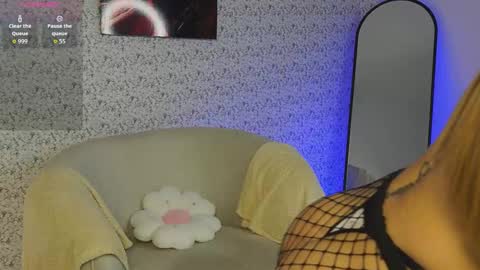 Snapshot of adablue25 chatting on February 21, 3:29 am Ada Blue online show from February 21, 3:29 am