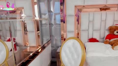 adalinarusell_ online show from December 19, 2:02 pm