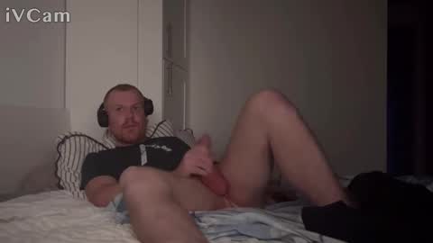 Snapshot of adam712292 chatting on March 31, 12:05 pm Submissive ginger online show from March 31, 12:05 pm