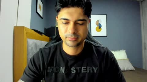 Snapshot of adam_clarke chatting on April 24, 1:19 am adam clarke online show from April 24, 1:19 am