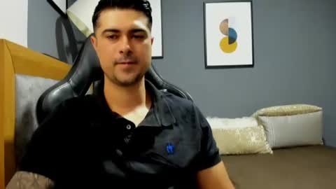Snapshot of adam_clarke chatting on June 21, 9:39 pm adam clarke online show from June 21, 9:39 pm