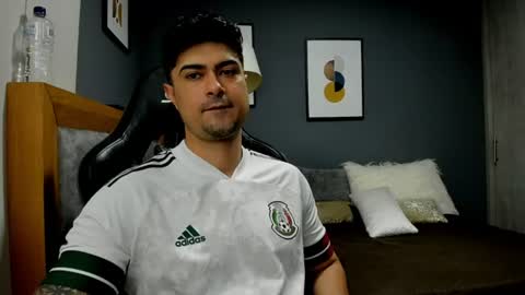 Snapshot of adam_clarke chatting on July 6, 1:46 am adam clarke online show from July 6, 1:46 am