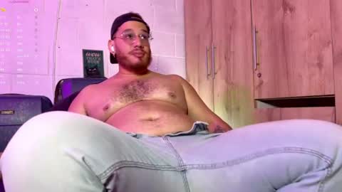 Snapshot of adam_coxxx chatting on June 29, 12:49 pm adam_coxxx online show from June 29, 12:49 pm