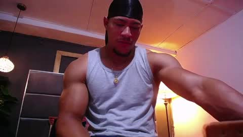 Snapshot of adam_fit19cm chatting on April 18, 1:59 pm adam_fit19cm online show from April 18, 1:59 pm