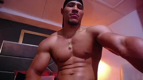 Snapshot of adam_fit19cm chatting on April 18, 7:07 pm adam_fit19cm online show from April 18, 7:07 pm
