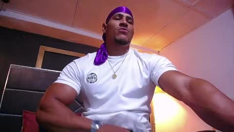 Snapshot of adam_fit19cm chatting on May 1, 1:32 am adam_fit19cm online show from May 1, 1:32 am