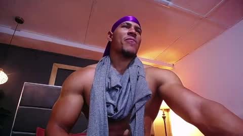 Snapshot of adam_fit19cm chatting on May 2, 2:11 pm adam_fit19cm online show from May 2, 2:11 pm