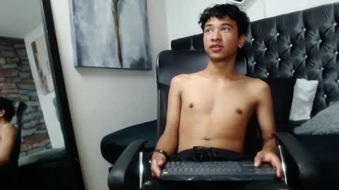 adam_ford1 online show from January 15, 6:33 pm