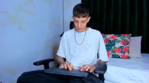 Snapshot of adam_hard_ chatting on February 5, 7:53 pm Adam online show from February 5, 7:53 pm