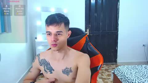 Snapshot of adam_hot11 chatting on July 15, 9:53 pm adam hot11 online show from July 15, 9:53 pm