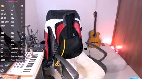  Adam online show from November 1, 1:24 pm