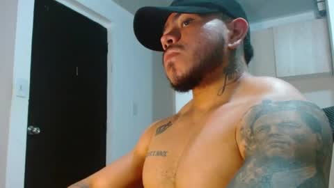 Snapshot of adam_shilder7 chatting on April 22, 2:14 am adam shilder7 online show from April 22, 2:14 am