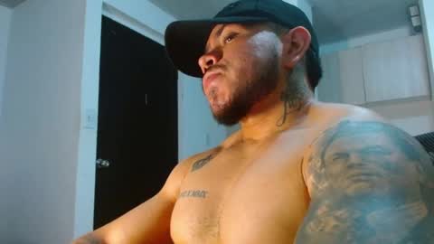 Snapshot of adam_shilder7 chatting on April 23, 11:51 pm adam shilder7 online show from April 23, 11:51 pm