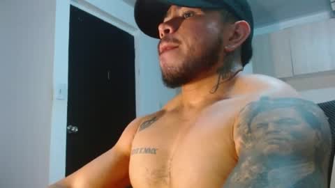 Snapshot of adam_shilder7 chatting on April 29, 2:59 am adam shilder7 online show from April 29, 2:59 am