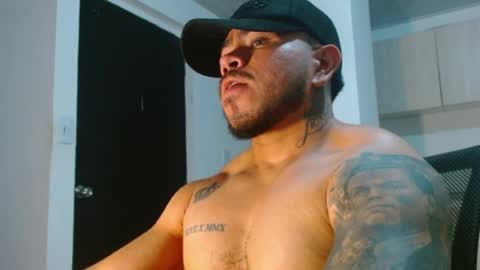 Snapshot of adam_shilder7 chatting on May 2, 12:59 am adam shilder7 online show from May 2, 12:59 am