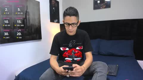 adam_walker_1 online show from March 25, 2:12 pm