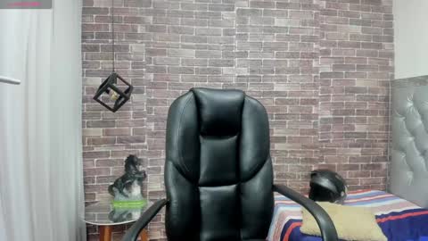 Snapshot of adamcoox chatting on December 10, 8:08 am Adam online show from December 10, 8:08 am