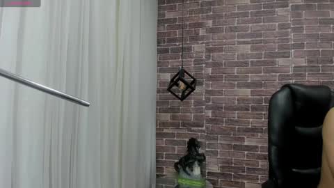 Snapshot of adamcoox chatting on December 14, 6:02 am Adam online show from December 14, 6:02 am