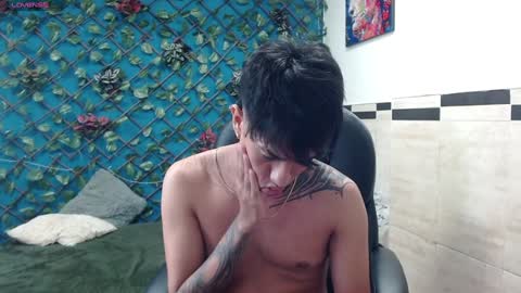 Snapshot of adamcoox chatting on December 24, 5:13 pm Adam online show from December 24, 5:13 pm