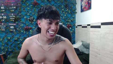 Snapshot of adamcoox chatting on December 29, 11:40 am Adam online show from December 29, 11:40 am