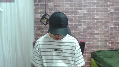 Snapshot of adamcoox chatting on January 28, 12:32 pm Adam online show from January 28, 12:32 pm