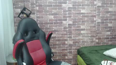 Snapshot of adamcoox chatting on February 6, 9:43 am Adam online show from February 6, 9:43 am